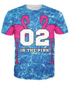 02 en la camiseta rosa